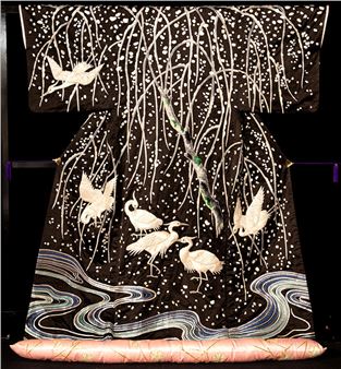 Kabuki Kimono: Costumes of Bandō Tamasaburō V - Ashmolean Museum