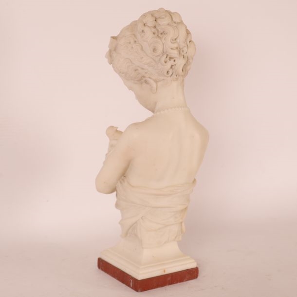 Artwork by Charles Veeck, BEAUTIFUL SCULPTURE "BUSTE DE JEUNE FEMME À LA COLOMBE" by Charles VEECK, Made of White carrara marble