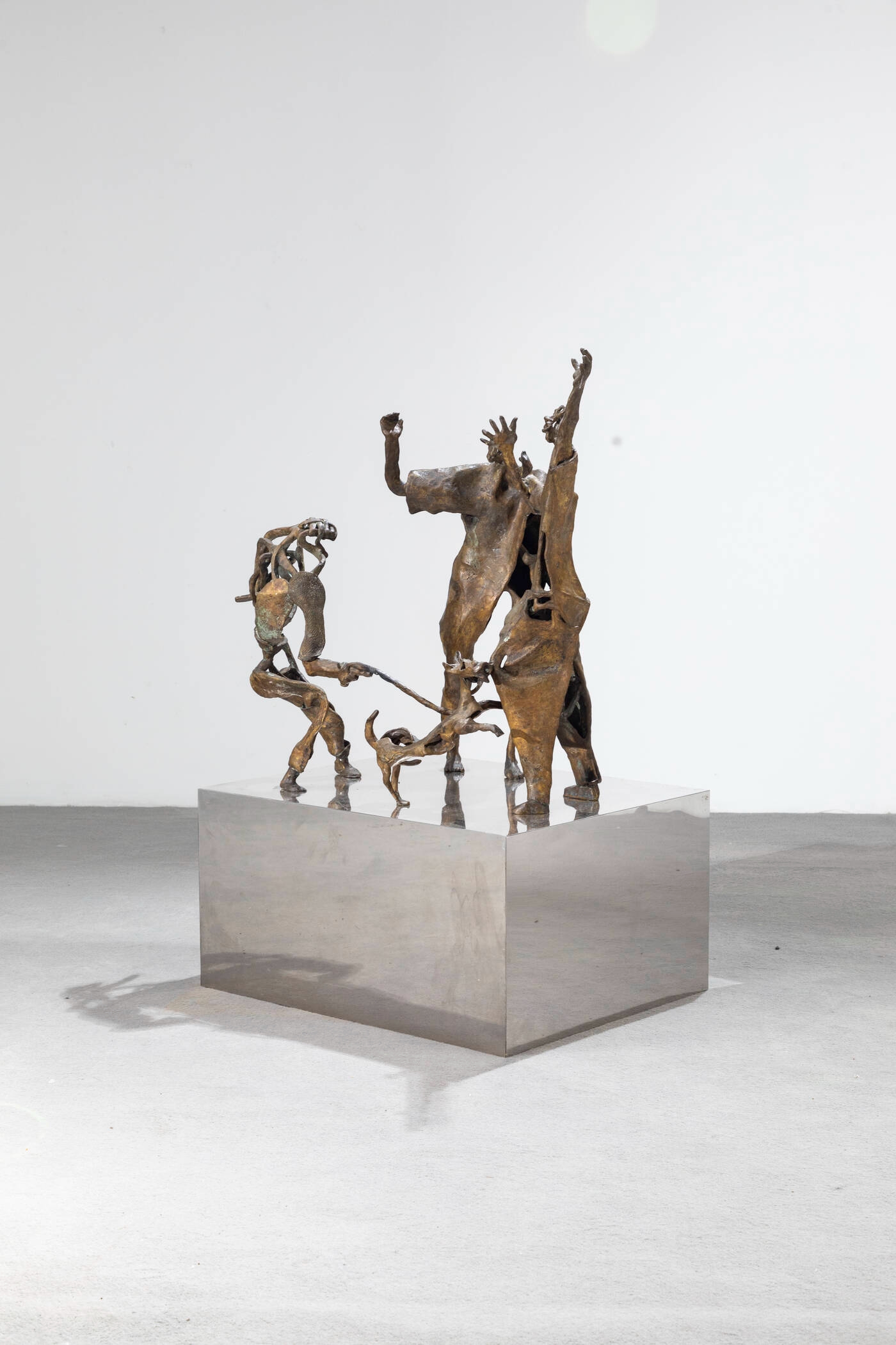 Artwork by Enzo Sciavolino, Figure, Made of bronzo su base in acciaio e legno