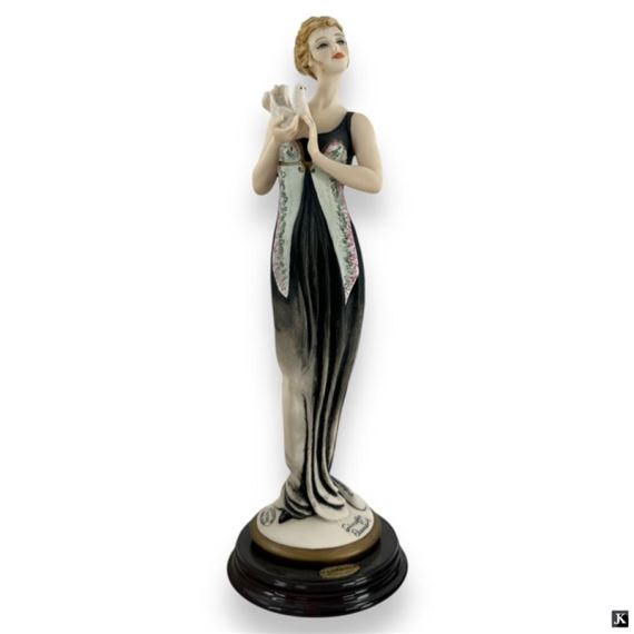 VICTORIA by Giuseppe Armani