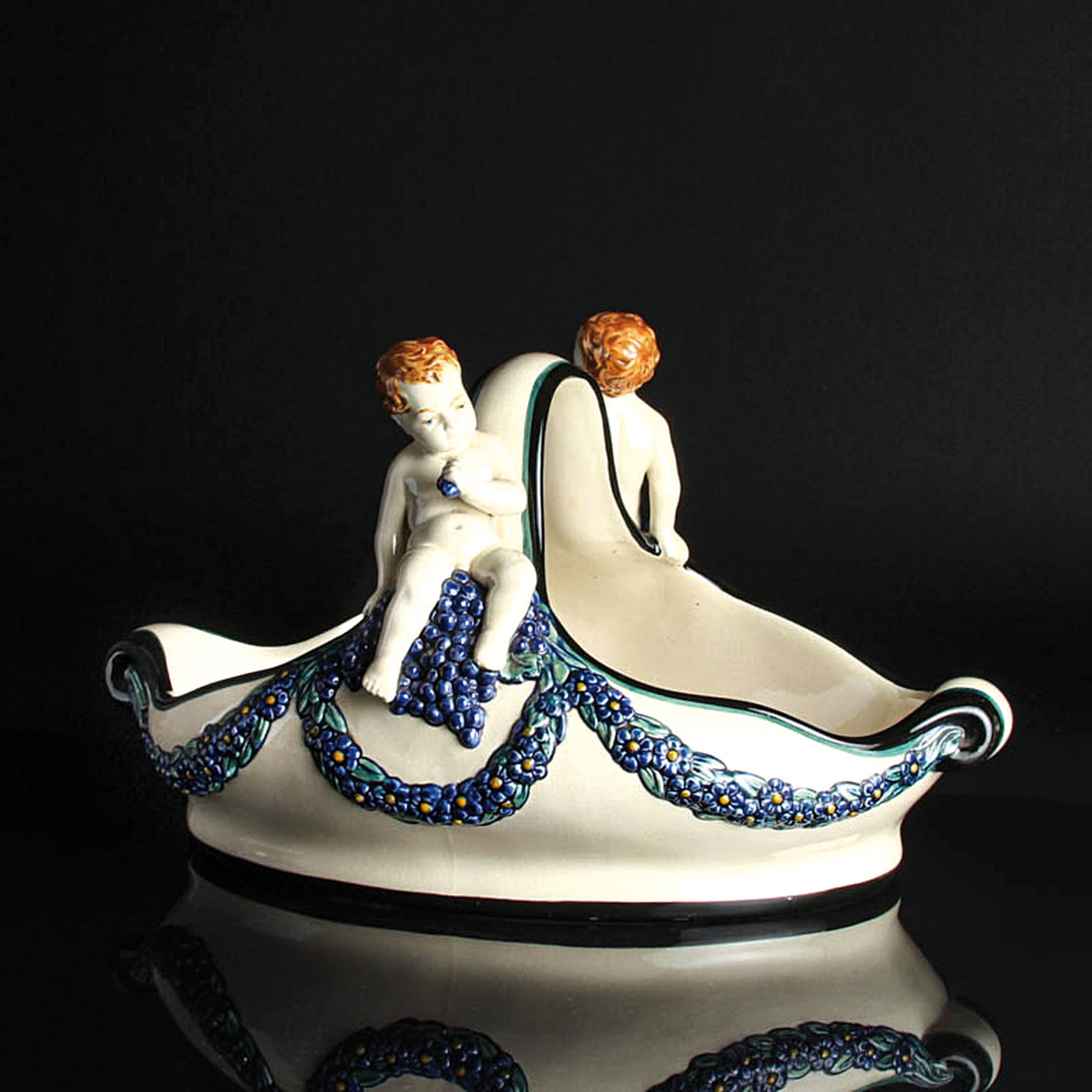 Artwork by Wilhelm Süs, Handle bowl with grape putti, Made of ceramic, color
