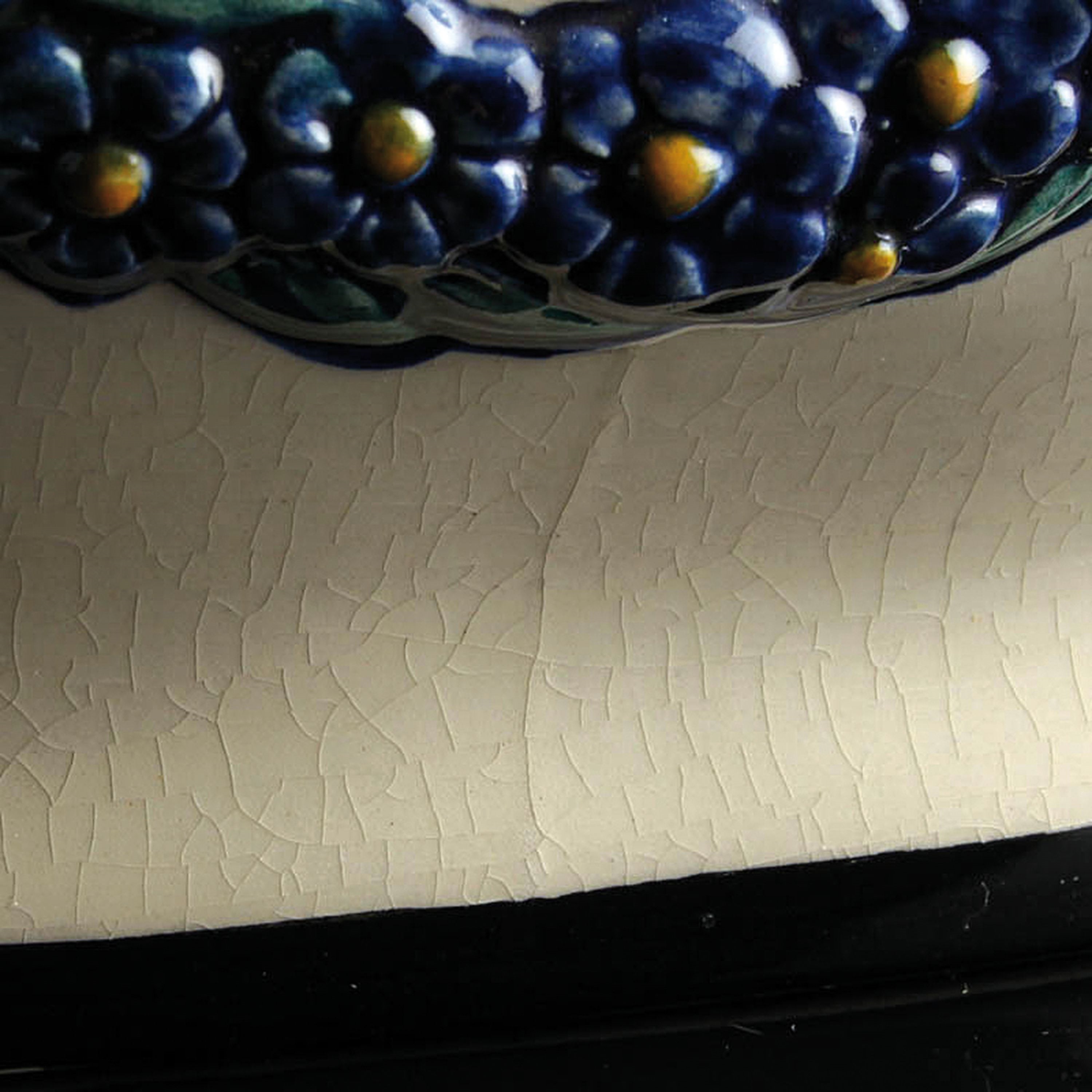 Artwork by Wilhelm Süs, Handle bowl with grape putti, Made of ceramic, color