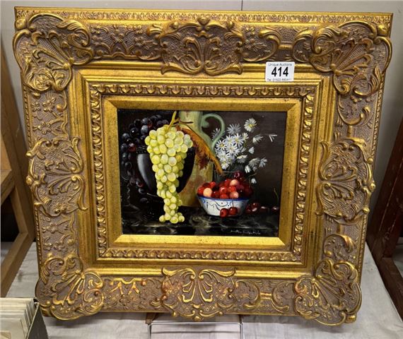 A gilt framed still life by Dorothea Burton Hyde - Dorothea Buxton-Hyde