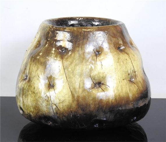 Large crackled  cache pot by Gisèle Buthod-Garçon