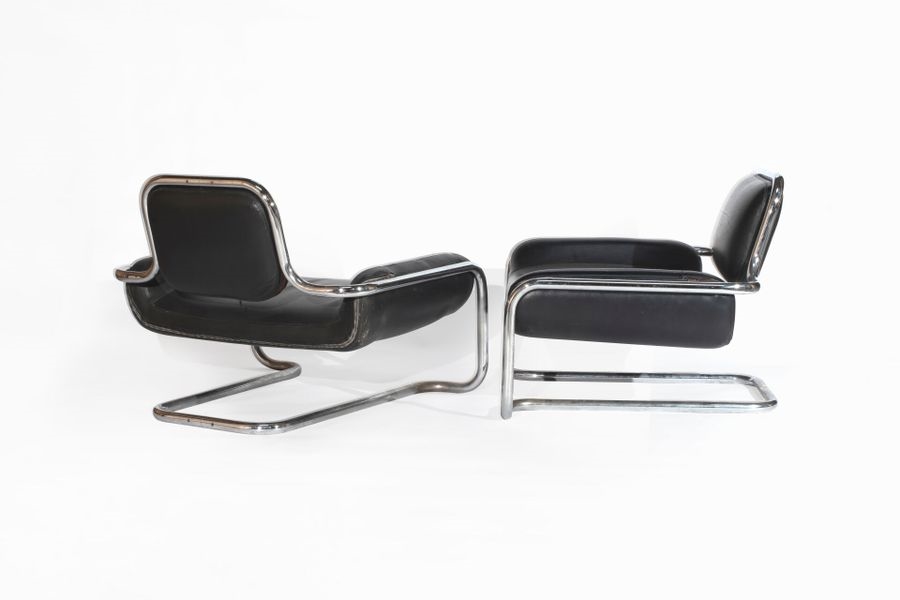 Artwork by Kwok Hoï Chan, Pair of armchairs, Made of Chrome-plated metal