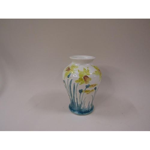 LISE B MOORCROFT ART POTYTERY VASE WITH DAFFODIL DESIGN by Lise B. Moorcroft, circa 1993