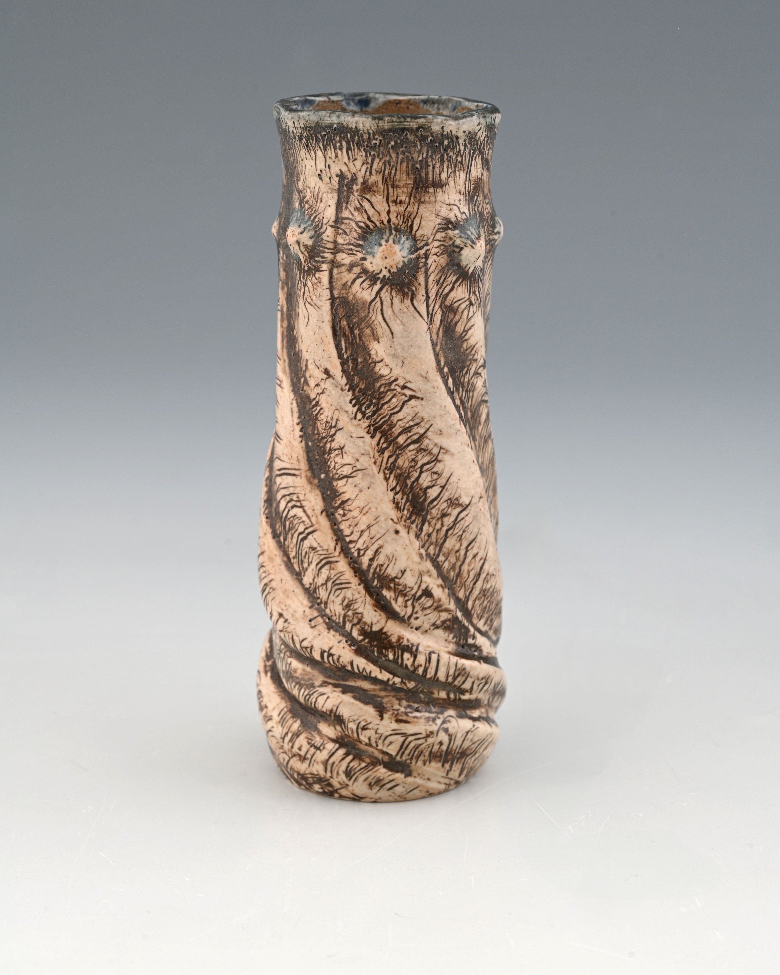 Walter & Edwin Martin | an aquatic type gourd vase (Circa 1900) | MutualArt