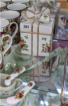 ROYAL ALBERT ENGLAND - Albert England