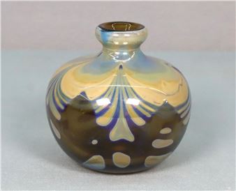 Peter Pellettieri Art Glass Cabinet Vase - Peter Pellettieri