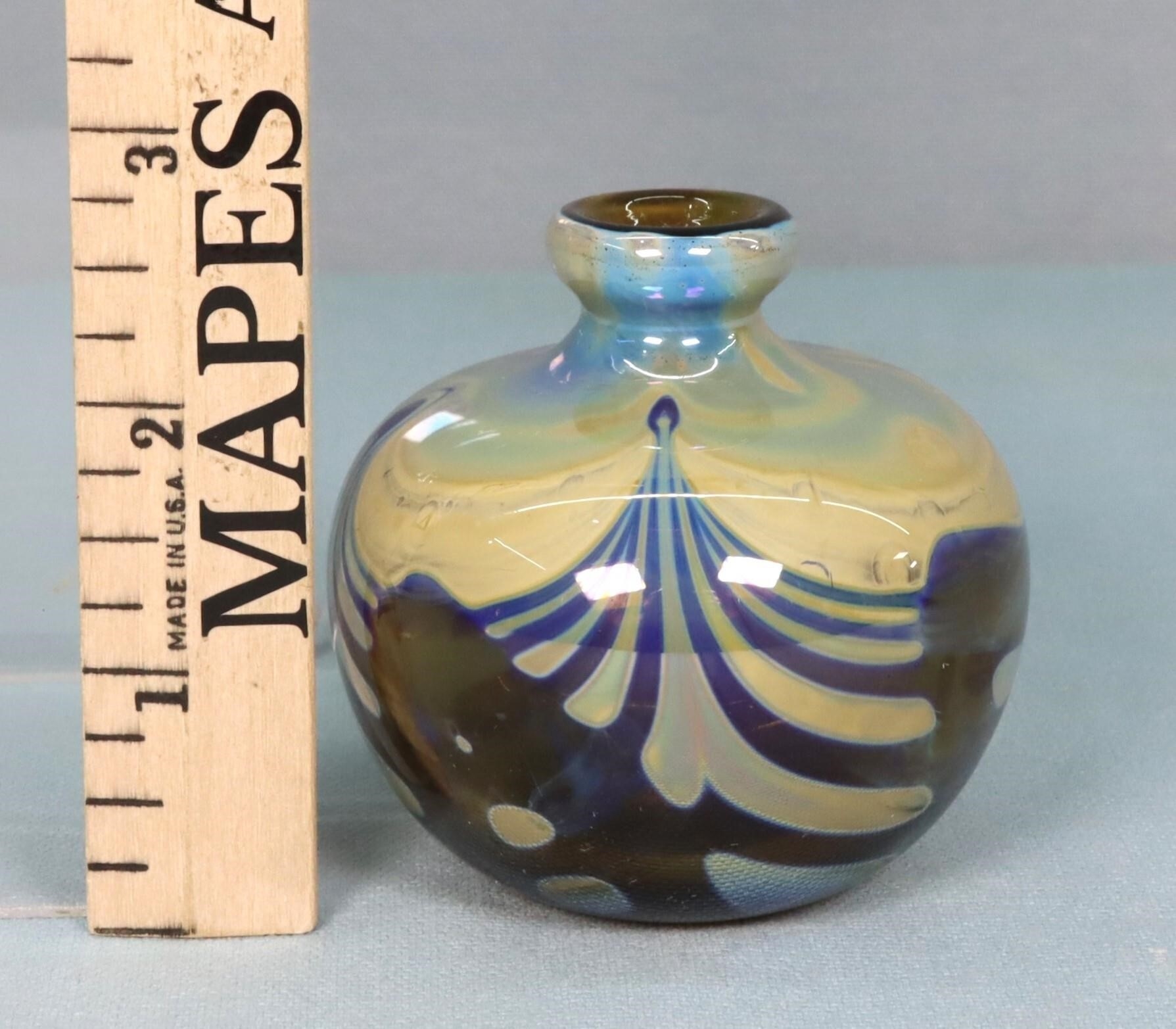 Artwork by Peter Pellettieri, Peter Pellettieri Art Glass Cabinet Vase, Made of Glass