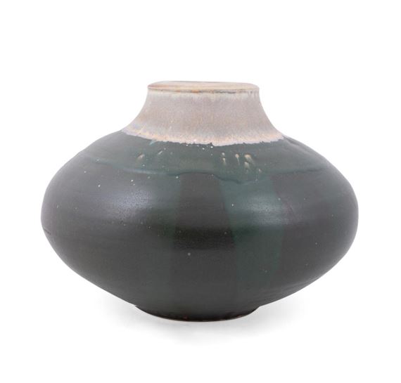 GREEN STUDIO POTTERY VESSEL - Vincent Sansone