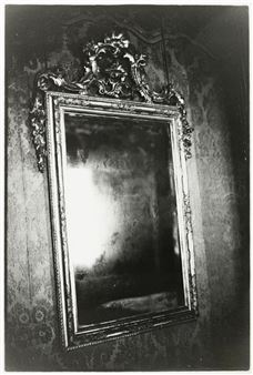 Mirror #1 (Metropolitan Museum) (1990 - Zoe Leonard
