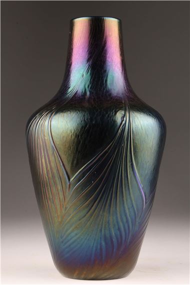 Robert Held | Robert Held SKOOKUM Iridescent Art Glass Vase