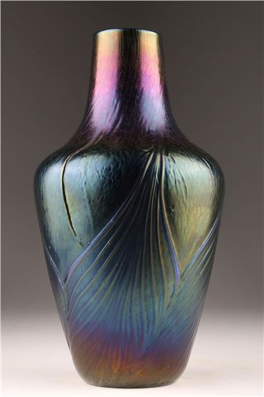 Robert Held | Robert Held SKOOKUM Iridescent Art Glass Vase
