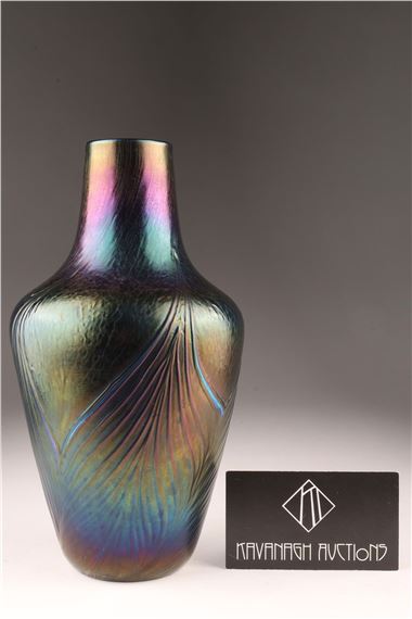Robert Held | Robert Held SKOOKUM Iridescent Art Glass Vase