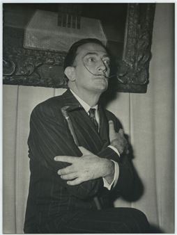 Salvador DALI (1904-1989), artist. In front of his work "Cru - Lot 509 - Ezio Vitale
