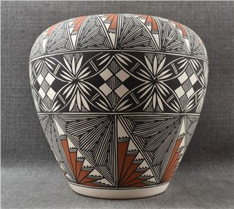 Olla - Roberta Howeya Trujillo