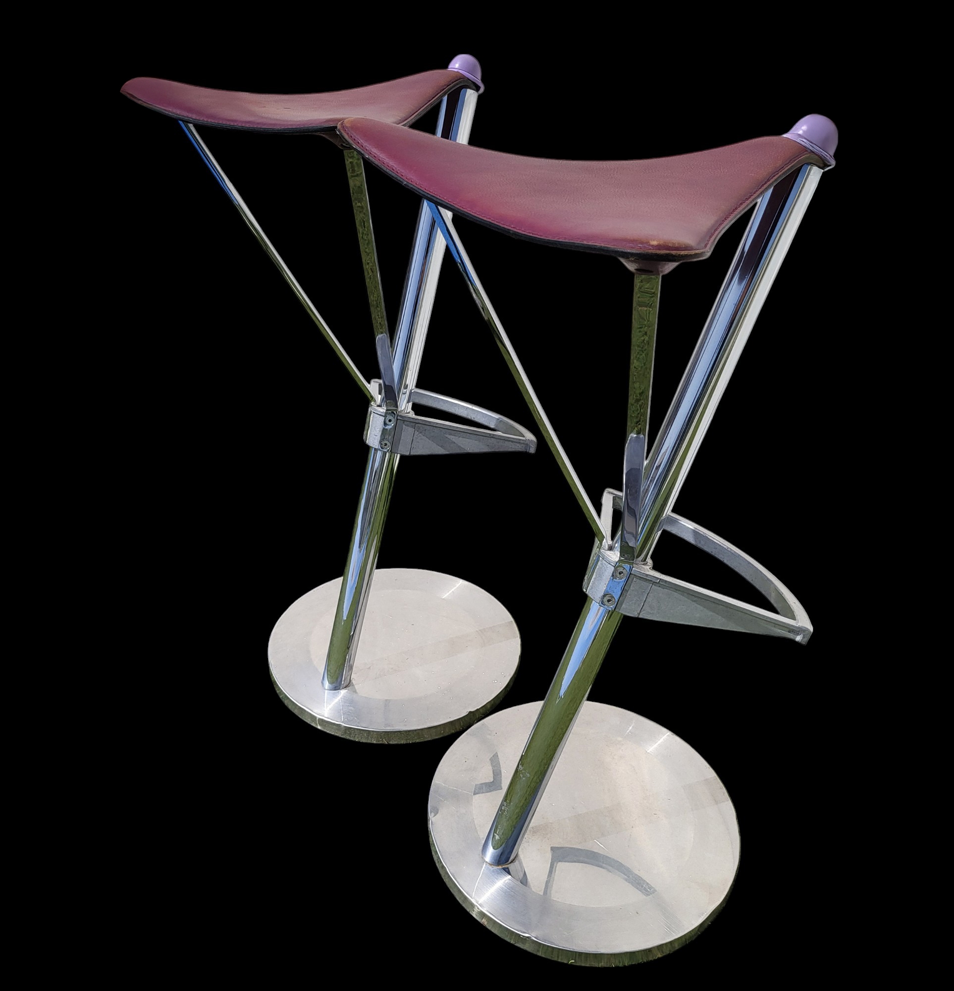 Artwork by Lluís Morillas, Ramón Benedito Graells, Josep Puig i Cabeza, Grupo Transatlántico (Ramón Benedito Graells (Barcelona, 1945), Lluís Morillas (Barcelona, 1958) y Josep Puig i Cabeza (Terrassa, 1955)), para Akaba, S, Made of stainless steel