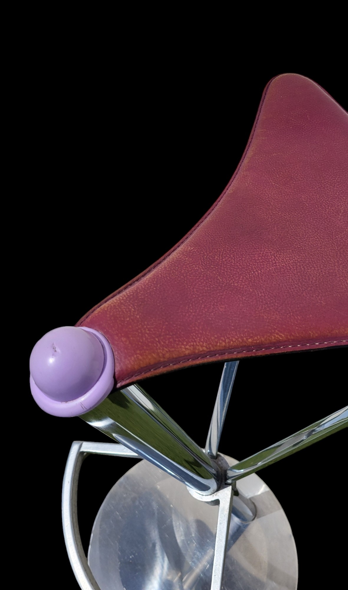 Artwork by Lluís Morillas, Ramón Benedito Graells, Josep Puig i Cabeza, Grupo Transatlántico (Ramón Benedito Graells (Barcelona, 1945), Lluís Morillas (Barcelona, 1958) y Josep Puig i Cabeza (Terrassa, 1955)), para Akaba, S, Made of stainless steel