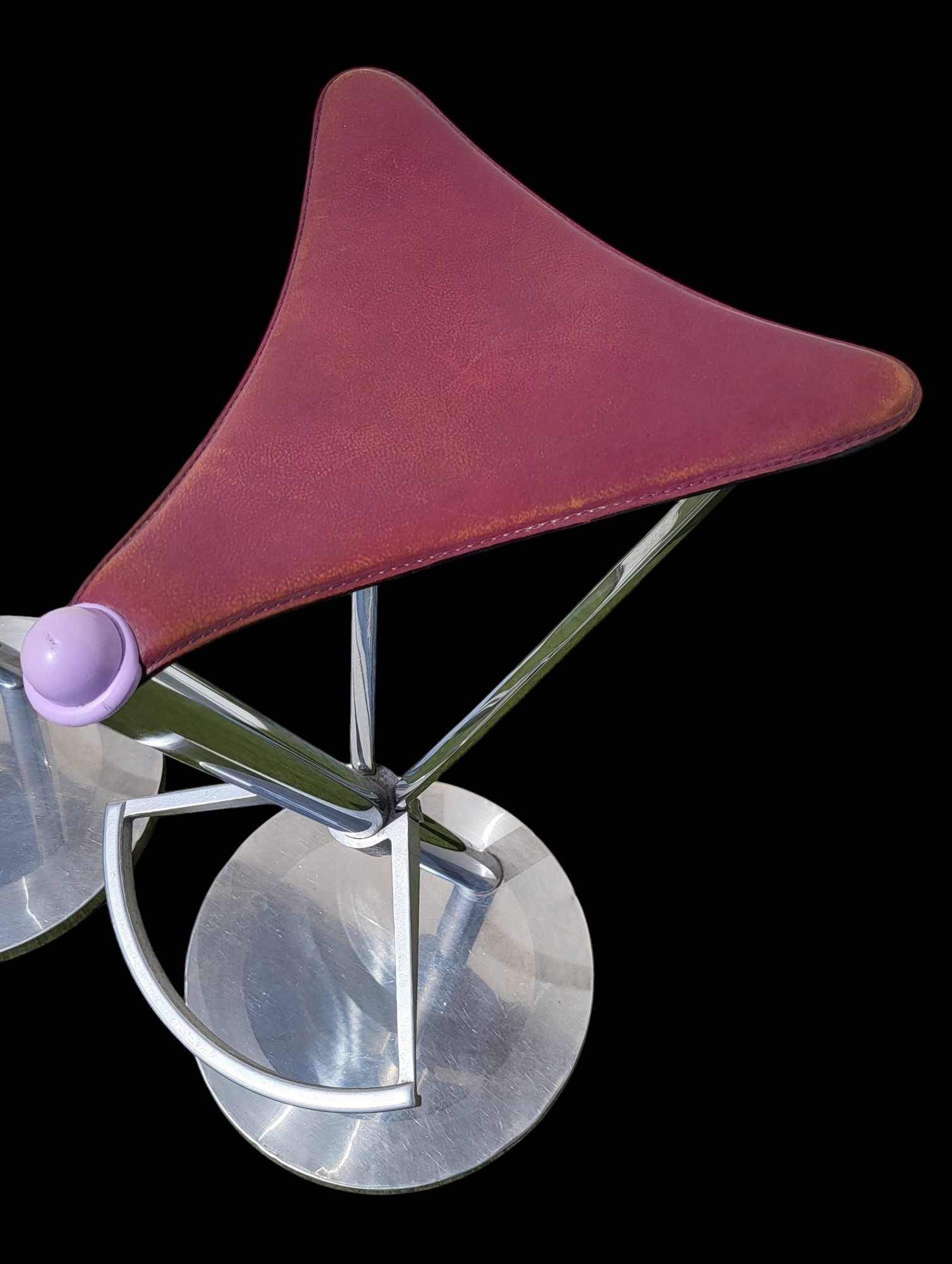 Artwork by Lluís Morillas, Ramón Benedito Graells, Josep Puig i Cabeza, Grupo Transatlántico (Ramón Benedito Graells (Barcelona, 1945), Lluís Morillas (Barcelona, 1958) y Josep Puig i Cabeza (Terrassa, 1955)), para Akaba, S, Made of stainless steel