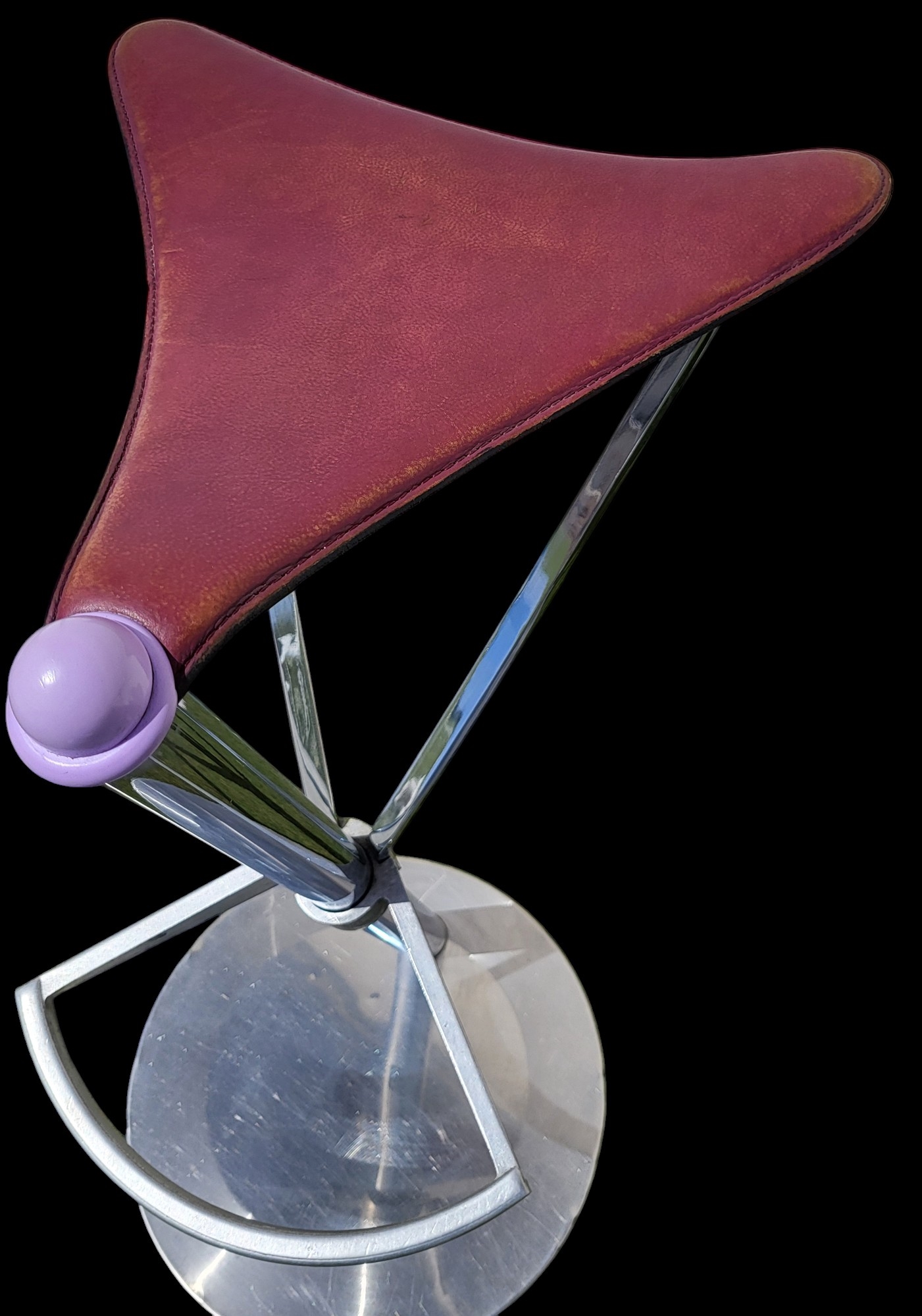 Artwork by Lluís Morillas, Ramón Benedito Graells, Josep Puig i Cabeza, Grupo Transatlántico (Ramón Benedito Graells (Barcelona, 1945), Lluís Morillas (Barcelona, 1958) y Josep Puig i Cabeza (Terrassa, 1955)), para Akaba, S, Made of stainless steel