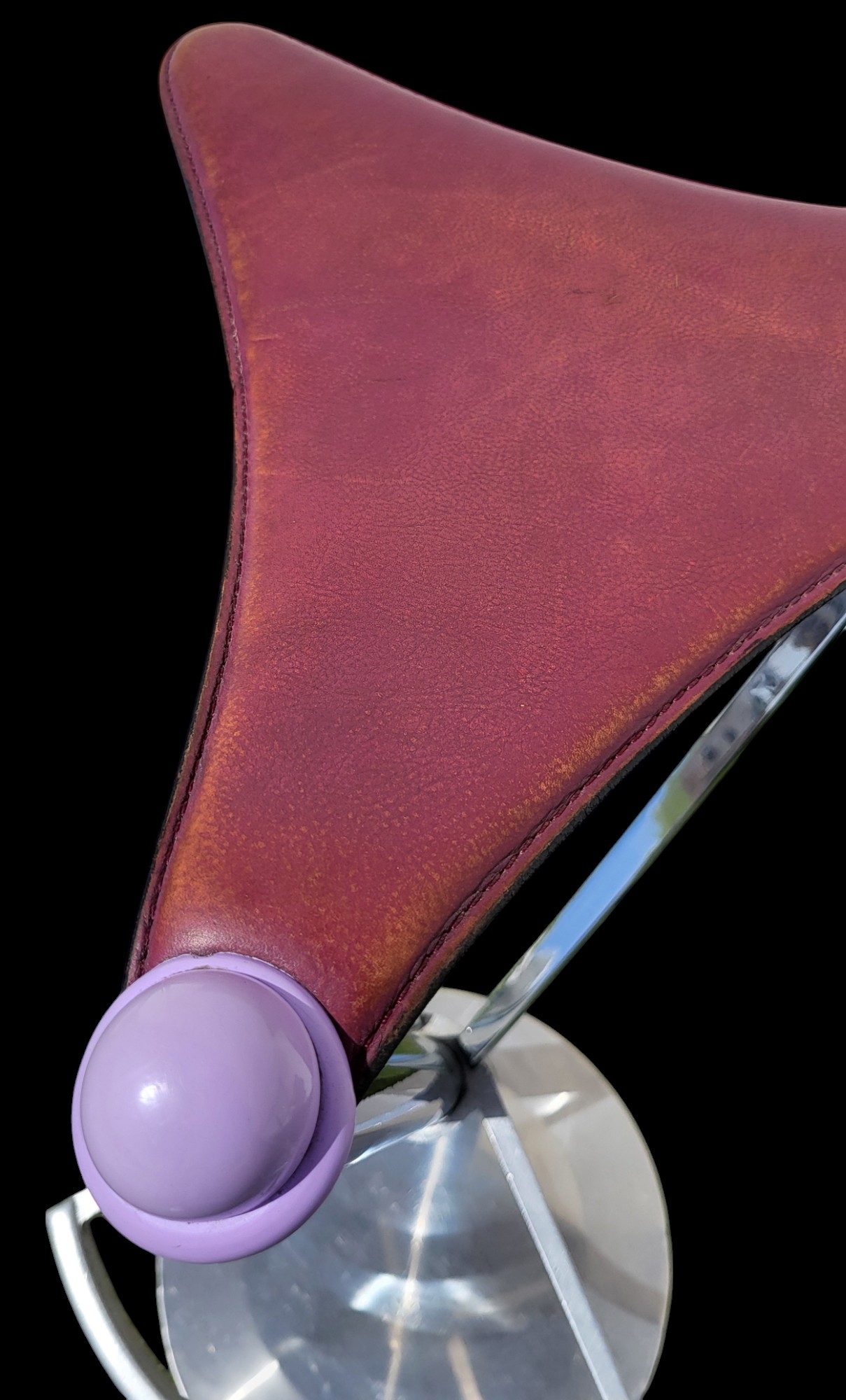 Artwork by Lluís Morillas, Ramón Benedito Graells, Josep Puig i Cabeza, Grupo Transatlántico (Ramón Benedito Graells (Barcelona, 1945), Lluís Morillas (Barcelona, 1958) y Josep Puig i Cabeza (Terrassa, 1955)), para Akaba, S, Made of stainless steel