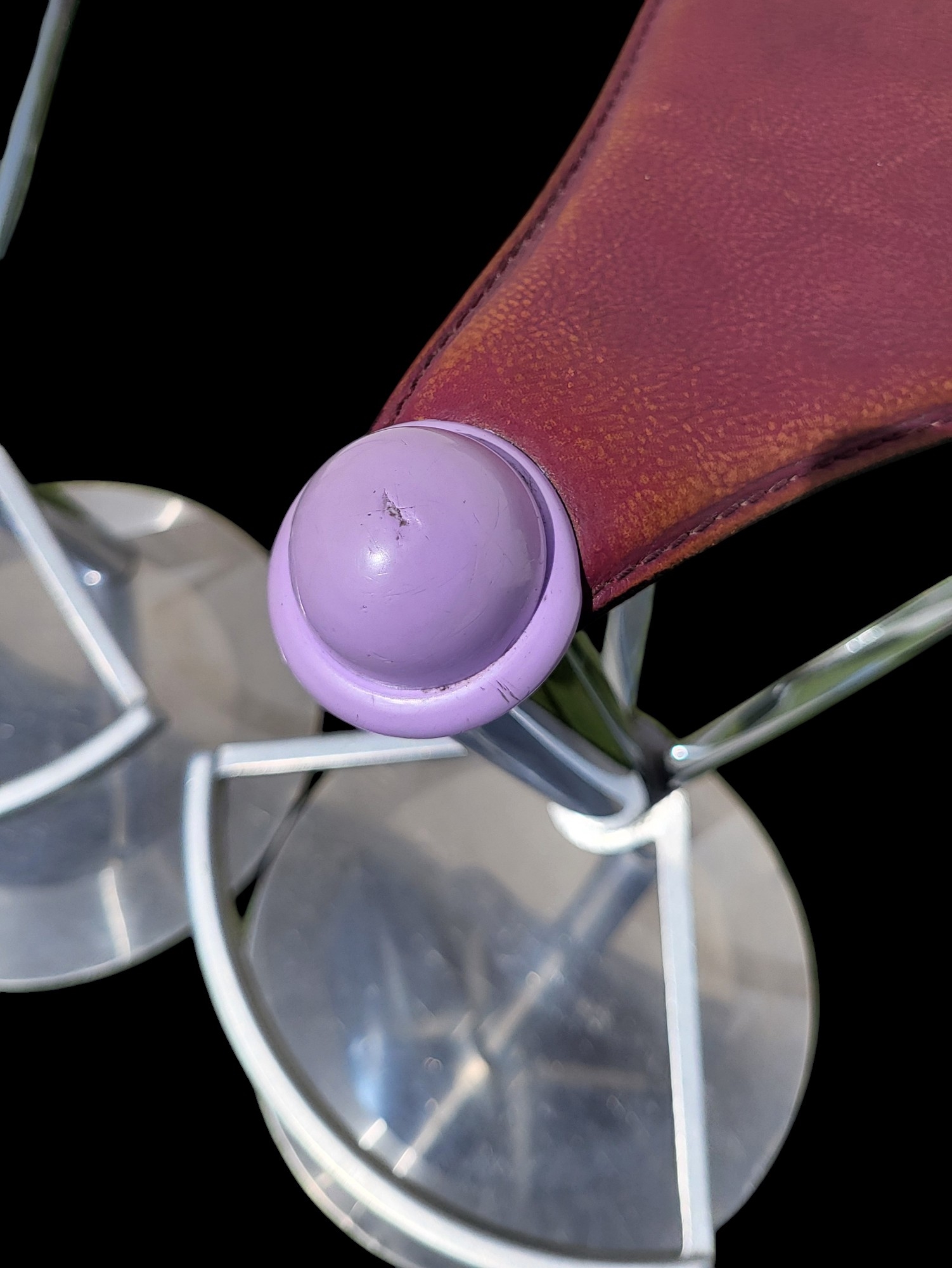 Artwork by Lluís Morillas, Ramón Benedito Graells, Josep Puig i Cabeza, Grupo Transatlántico (Ramón Benedito Graells (Barcelona, 1945), Lluís Morillas (Barcelona, 1958) y Josep Puig i Cabeza (Terrassa, 1955)), para Akaba, S, Made of stainless steel