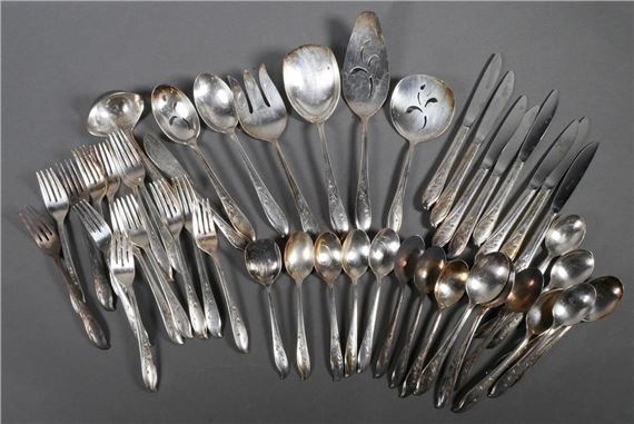 Large | 1847 ROGERS BROS SPRINGTIME FLATWARE (1847) | MutualArt