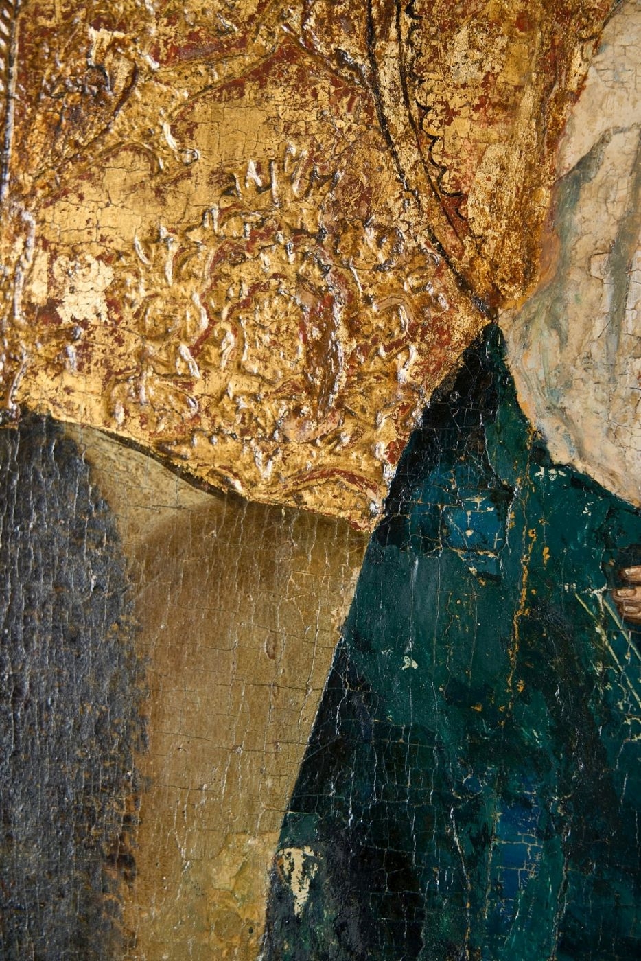 Artwork by Master of the Middle-Rhine, Kreuzigung Christi mit Maria und dem Evangelisten Johannes, Made of mixed media on wood