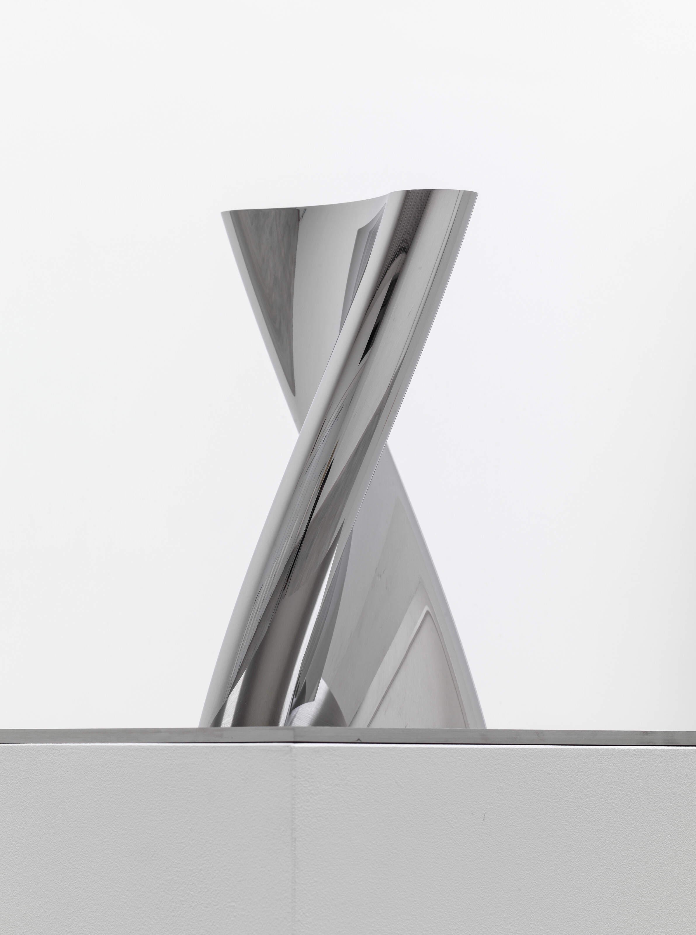 Artwork by Anish Kapoor, 8-Twist, Made of stainless steel