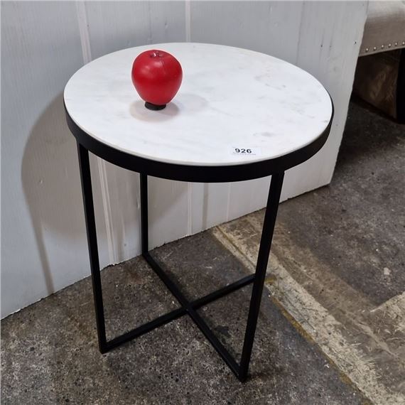 A brand new Kare Design Round side table with a white marble