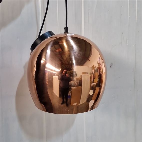 Star Lot : A brand new Kare Design Modern dant light with a sleek, reflective dome design. Includes black cord and ceiling mount