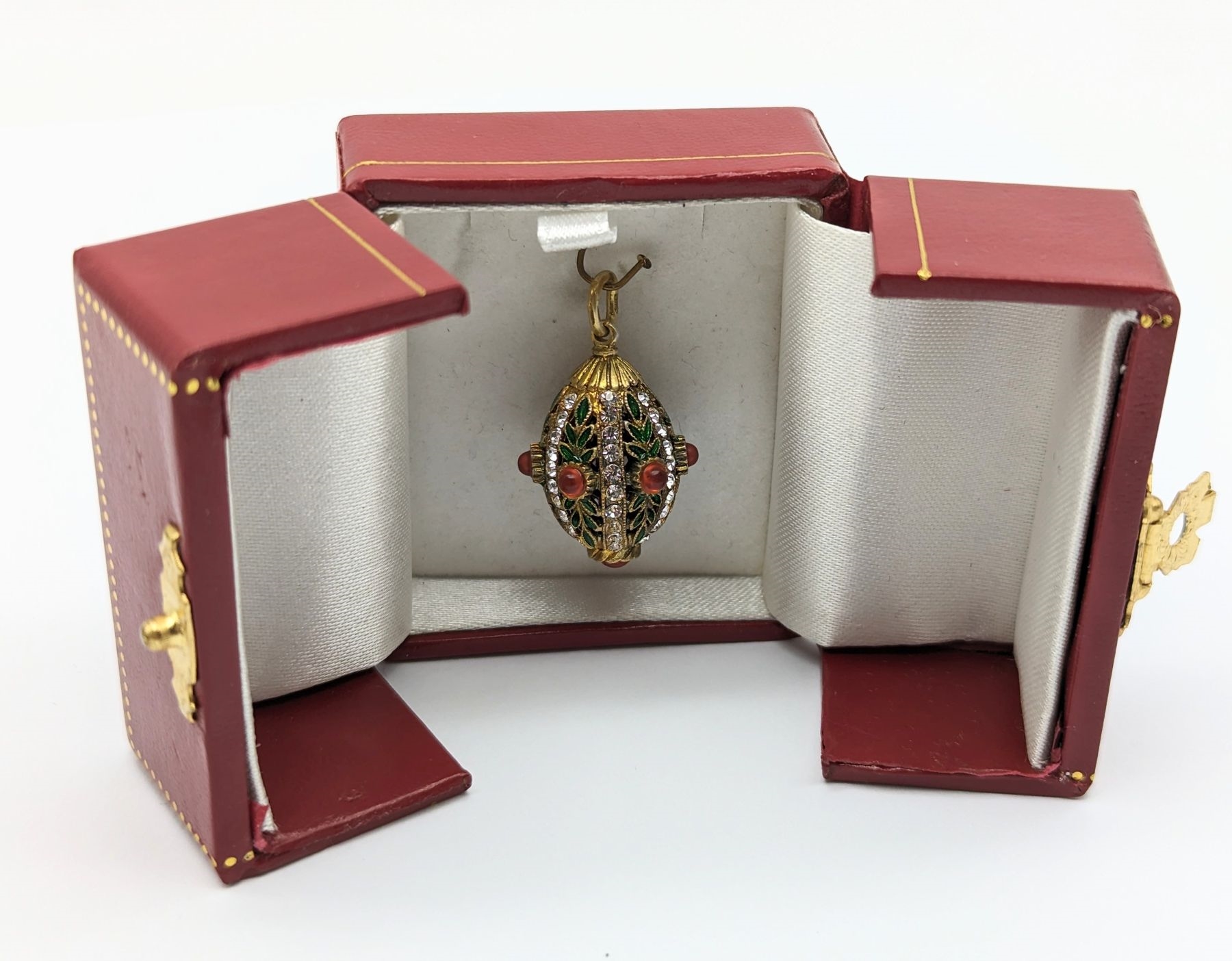 Silver | RUSSIAN GILDED SILVER PENDANT | MutualArt
