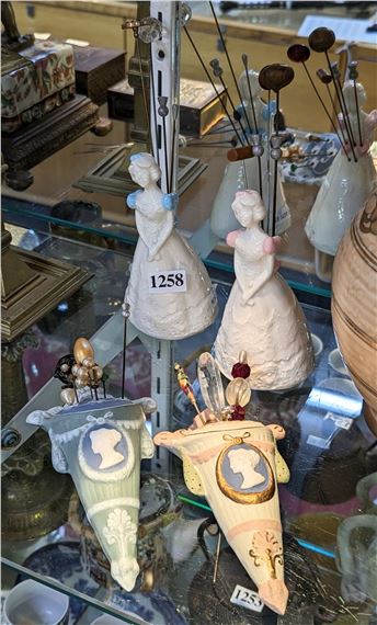 LILLIAN BAKER HAT PIN HOLDERS AND HATPINS - Lillian