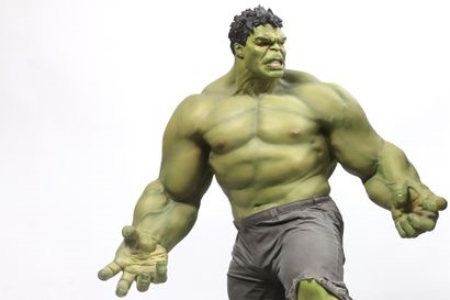 Large | HULK. A large Avengers model Hulk statue in resin (2013 ...