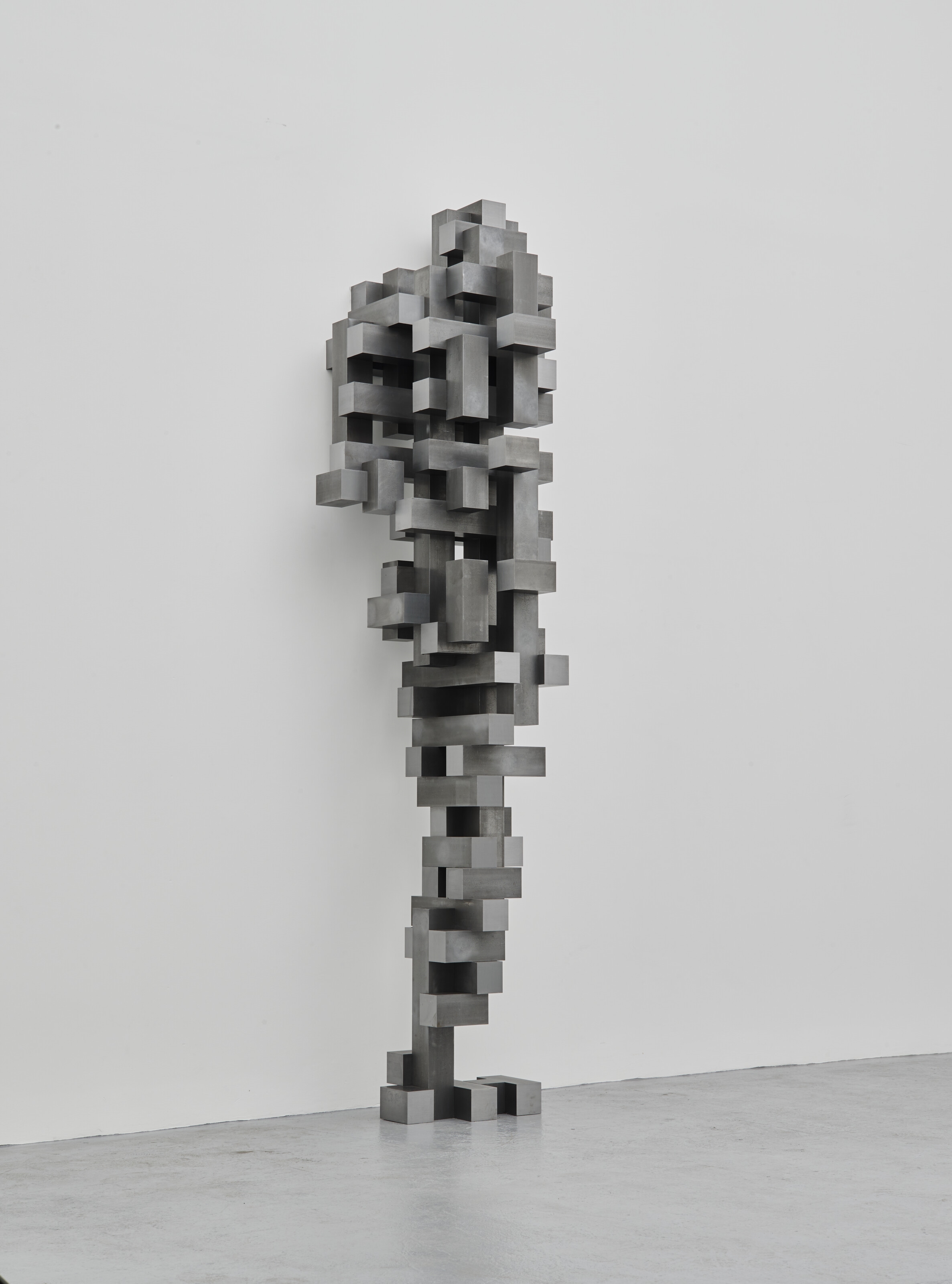 Artwork by Antony Gormley, Big Shy, Made of steel