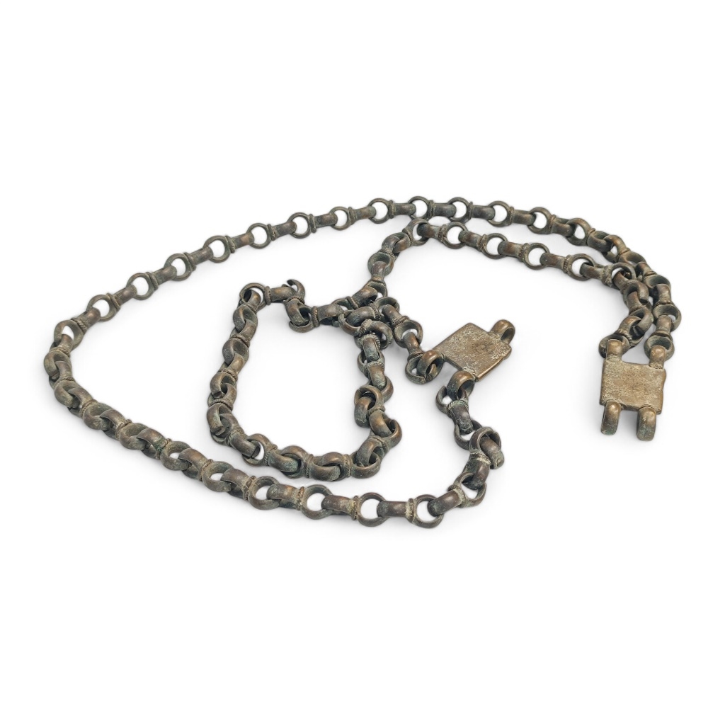 STEEL | VINTAGE STEEL ROUND BOX CHAIN | MutualArt