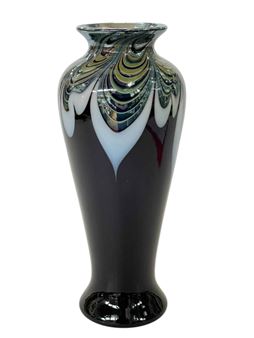 Okra glass vase dated 2004 by R Golding - Richard P. Golding