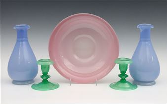 5 pc Art Glass incl. Steuben - Green