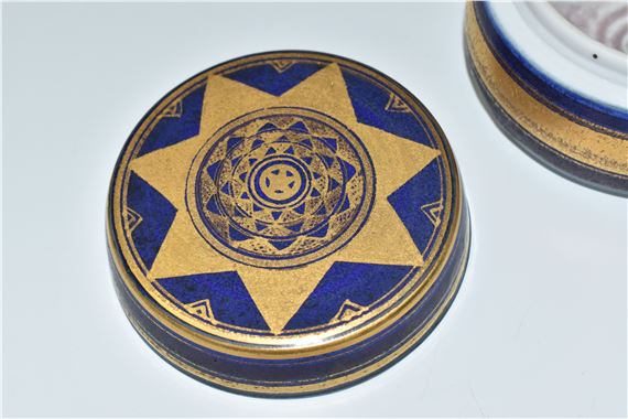 Mary Rich | A PORCELAIN COVERED TRINKET BOX | MutualArt