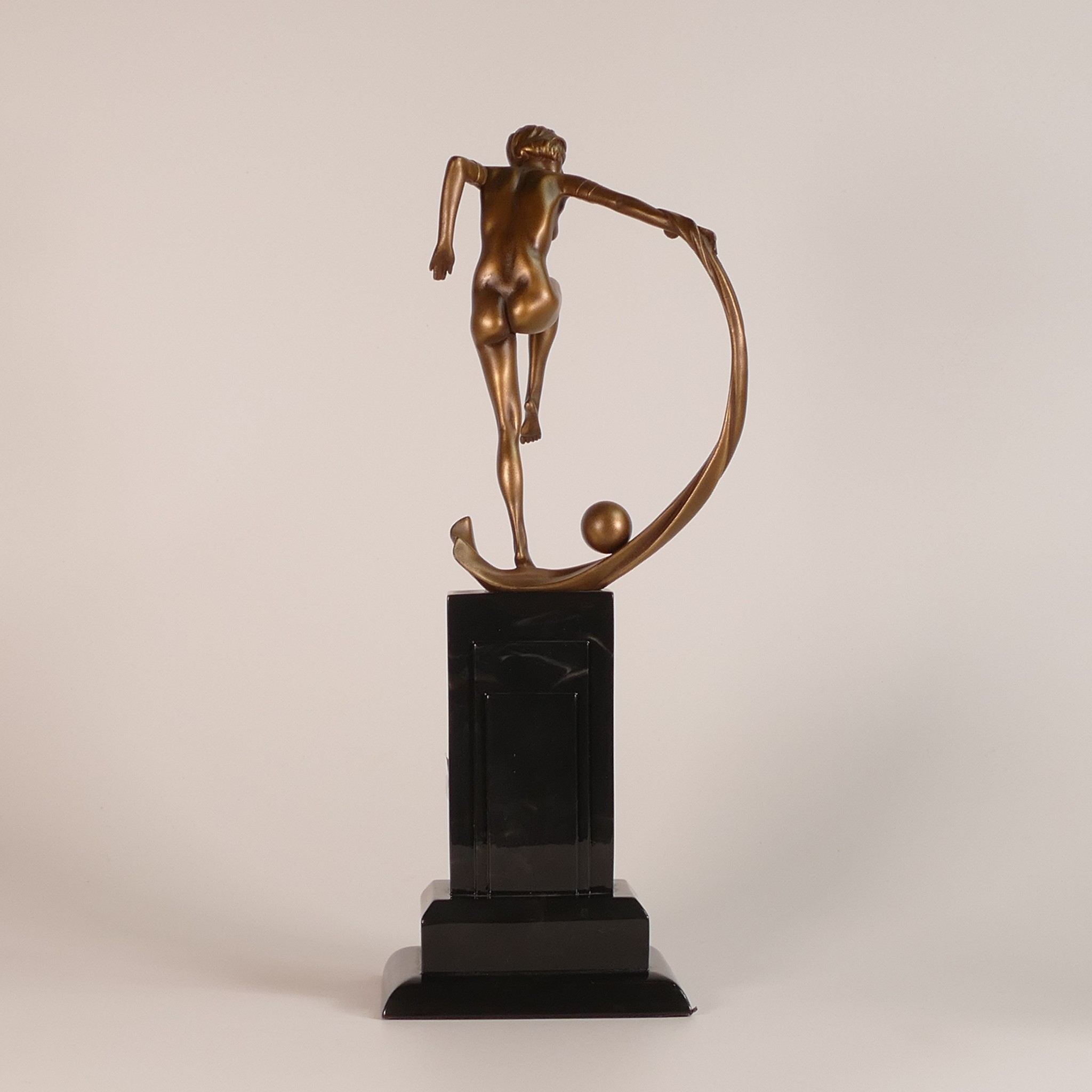 coalport-coalport-collectables-art-deco-style-gilt-figure-dance-at