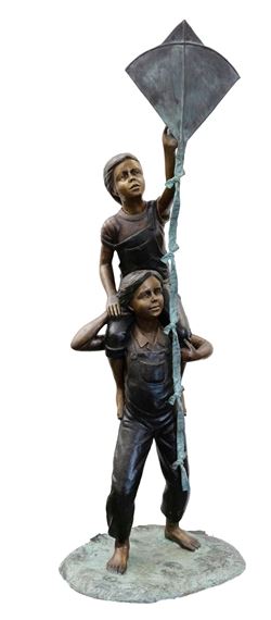 Boy And Girl With Kite Statue - Paul Barton