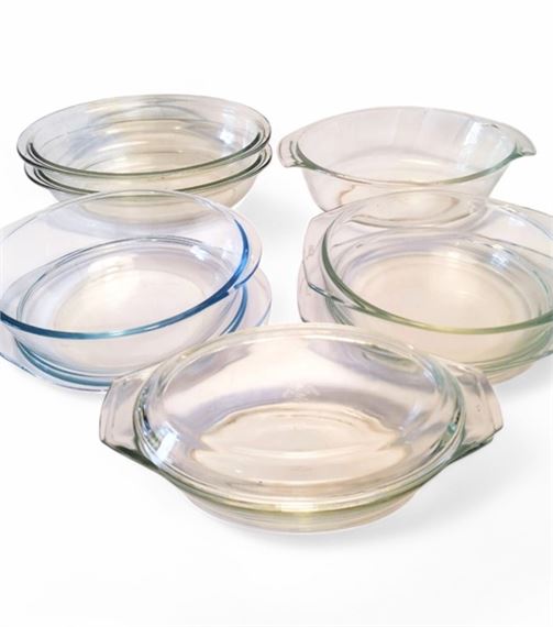 Pyrex | ASSORTED GLASSWARE ITEMS | MutualArt