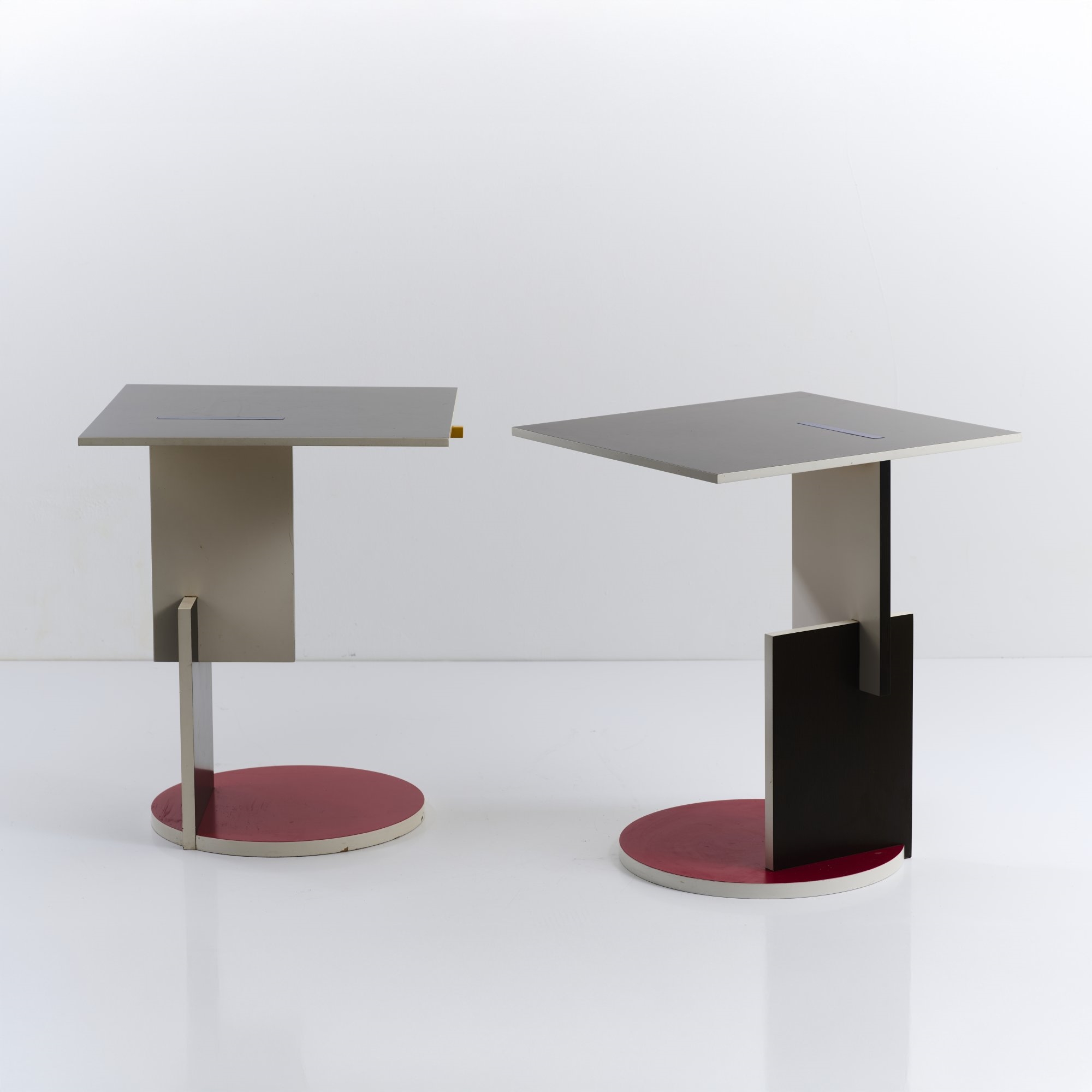 Gerrit Rietveld | Divan table' side table (1923) | MutualArt