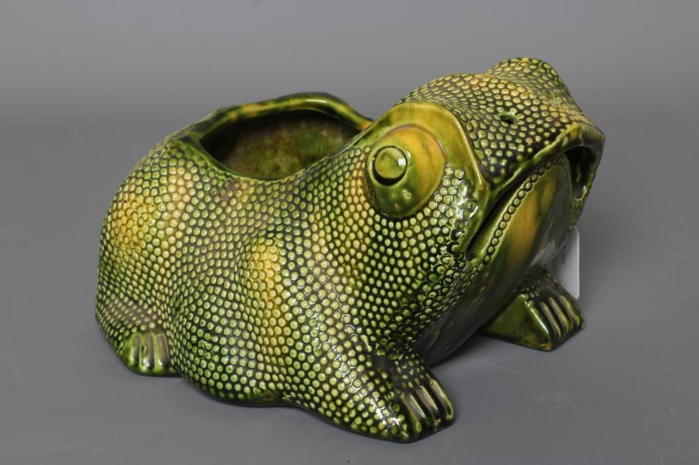 Burmantofts | A LARGE BURMANTOFTS STYLE MAJOLICA GROTESQUE WARTY TOAD ...