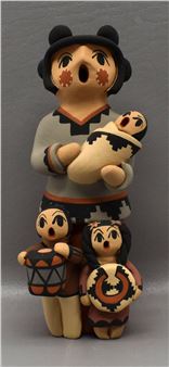 JEMEZ POTTERY SINGER (CHRISLYN FRAQUA - Chris Fragua