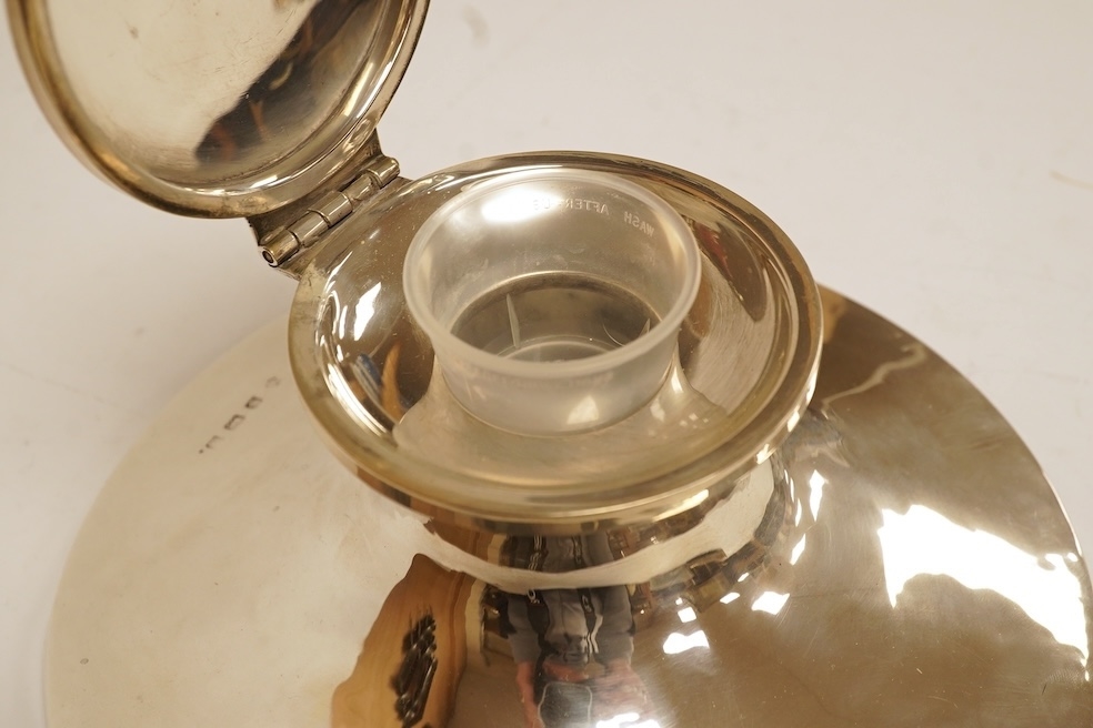 George | A George V silver mounted capstan inkwell (1911) | MutualArt