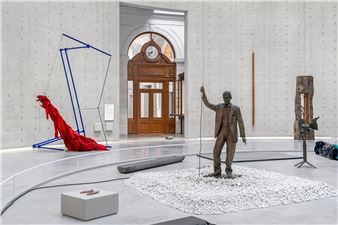 ARTE IN ABBONDANZA Erik Verhagen on “Arte Povera” at the Bourse de Commerce, Paris