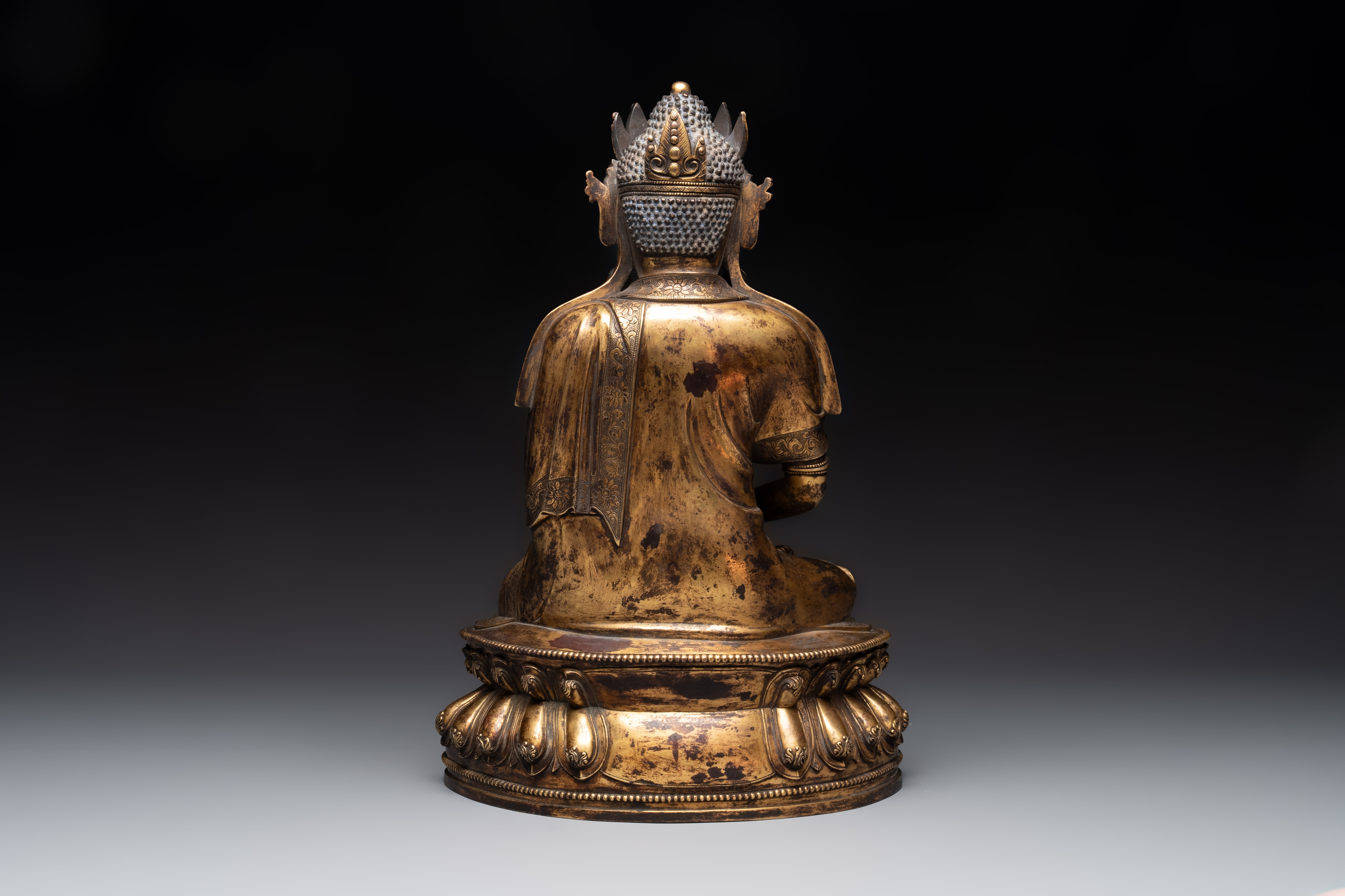 Xuande | A large Sino-Tibetan gilt bronze Buddha | MutualArt