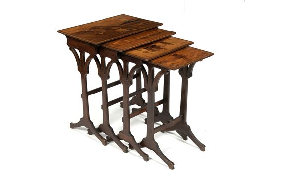 Emile Gallé | Suite de quatre tables gigognes en noyer | MutualArt